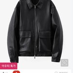 가죽<b>자켓</b> 안에 뭐입어야함 ㅜㅜ