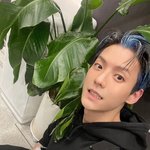 [BTOB] <b>이오빠</b> 또 뭘 찍은거야..