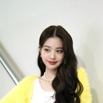 장원영 <b>채도</b> 높은 컬러 잘받는듯