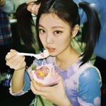 제니 <b>JENNIE</b>