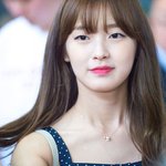 말갛고 새하얀 피부에 놀랄 <b>여</b><b>돌</b>