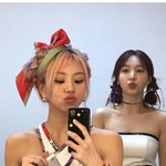 <b>채영</b>이랑 나연 이거 뭐임;?ㅋㅋ
