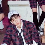 [스키즈] <b>살짝</b> 풀어헤쳐진 넥타이