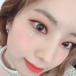 아이돌 메이크업 사진 있는 사람