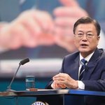 문대통령 "자화자찬 비판 알지만…'탑10' 자부심 느껴야"