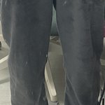 이 바지 입고 밖에 나가면 이상해?