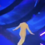 방탄 뷔 오늘 <b>퇴장</b>할<b>때</b> 펭귄