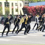 운전하다 <b>신호</b>걸렸는데 방탄이 갑자기 나와서 춤을춤