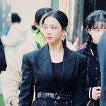 카리나 <b>무슨</b> 뜨는 <b>사진</b>마다 레전드찍네