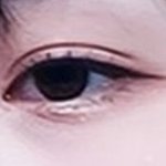 <b>이</b> <b>눈</b> 혹시 쌍수한걸로 보임?