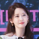 <b>촘촘</b>한 속눈썹이 아름다운 女돌