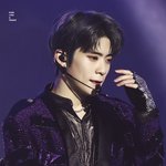 [NCT칠프] 얘 <b>광택</b> 너무 잘 소화하는듯..