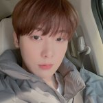 [모두드루와] 애교 부리면서 셀카 보내주는 남자친구 <b>윤산하</b>