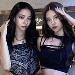 이 사진 보니까 카리나 <b>yg</b>갔어도 개잘어울렸을듯