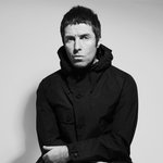 폴에겐 티셔츠 한 장도 줄 수 없는 <b>리암</b>