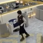 [TXT] 아기강아지가 <b>서빙</b>해도 되나요?