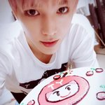 [이태용] 용이 부모님이 보내주신 <b>케이크</b>들