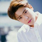 잘생쁨 매력 <b>발산</b>하는 아이돌들