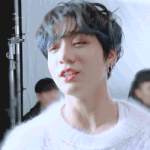 신비로움 정점 찍는 <b>유리알</b> 눈동자