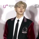 <b>AAA</b> 레드카펫 금발 성훈