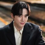 <b>이준호</b> 자기 인스타 게시글에 좋아요 누르는거 개귀엽다