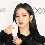 <b>카리나</b>는 마스크 쓸<b>때</b>마다 억울하겟다