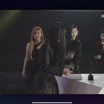 윈터 상 잘못잡아서 바꿔들고 <b>도망감</b> ㅋㅋㅋㅋ