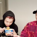 [방탄소년단] 덩치큰 <b>남성</b> 둘이 있으니까