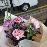 (추가) 이 꽃다발 <b>얼마</b>짜리로 보이나요? (사진있음)