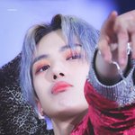 이민혁 저세상 글리터 <b>소화</b>하는 거 진짜 ㅋㅋㅋㅋ