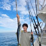 미국가서 낚시하러간 방탄 진 얼굴 볼래