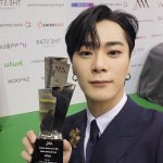 [모두드루와] <b>문빈</b>이 셀카 이 각도로 찍는데도 잘생긴거 진짜 유죄...