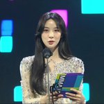 이청아 드레스 엄청 독특하다