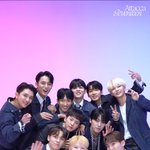 [세븐틴] 와... 근데 우지 피부가 진짜 하얗긴 <b>한가</b>보다...