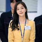 네 마리 유기견을 임시보호하고 <b>입양</b> 보낸 여배우