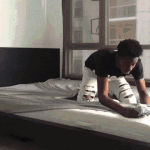 침대커버 씌울때 공감되는거.<b>gif</b>