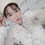 <b>츠</b><b>키</b> 얘는 고양이상인 것 같으면서도