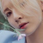 한 <b>폭</b>의 수채화를 보는 듯한 아이돌