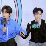 [NCT<b>올프</b>] 어사즈 윹샤 손깍지꼈다