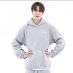 [NCT드림] <b>이재</b>노...스트레칭 하려고 허리를잡았는데