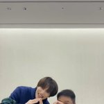[EXO] 이 투샷 뭐임 진짜