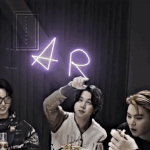 [방탄소년단] <b>새벽</b>에 올꺼 같더라니