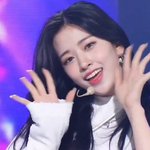 <b>안유진</b> 미쳤나