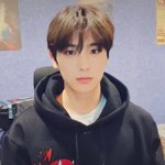 [더보이즈] <b>현재</b> 이거 무슨 옷인지 알아??
