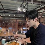 <b>차은우</b> 당신은 너무 뜨거워