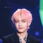 얼굴 <b>천재</b> 길 걷는 독보적인 男돌