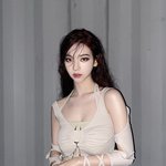 카리나는 어케 이런머리가 잘 어울리지