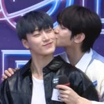 [에이티즈] 축 강<b>여상</b> 뽀뽀