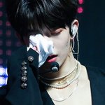 <b>냉기</b> 풀풀, 타고난 남돌의 카리스마