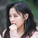 <b>도도</b>한 표정이 압권인 여돌